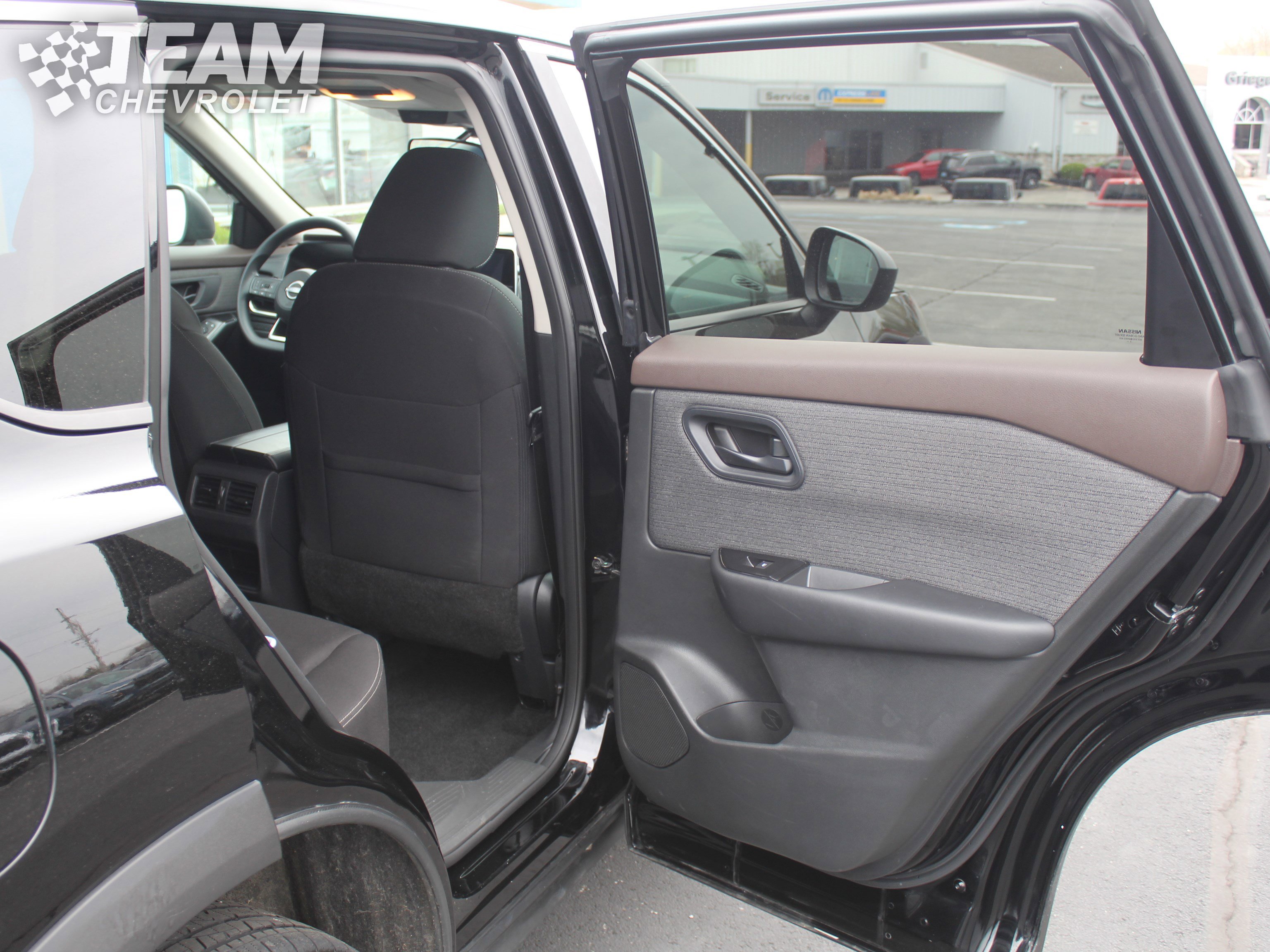 Used 2023 Nissan Rogue S AWD/4WD image 22