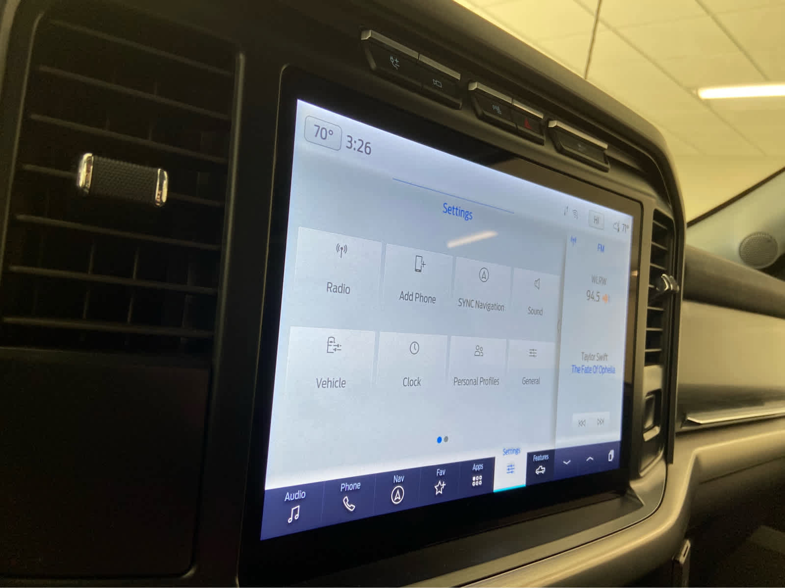 Used 2023 Ford F150 Lariat w/ Equipment Group 502A High image 28