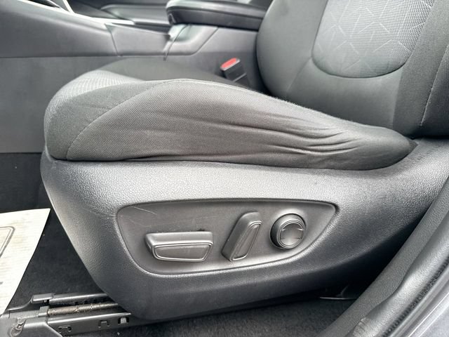 Used 2024 Toyota RAV4 XLE AWD/4WD image 12