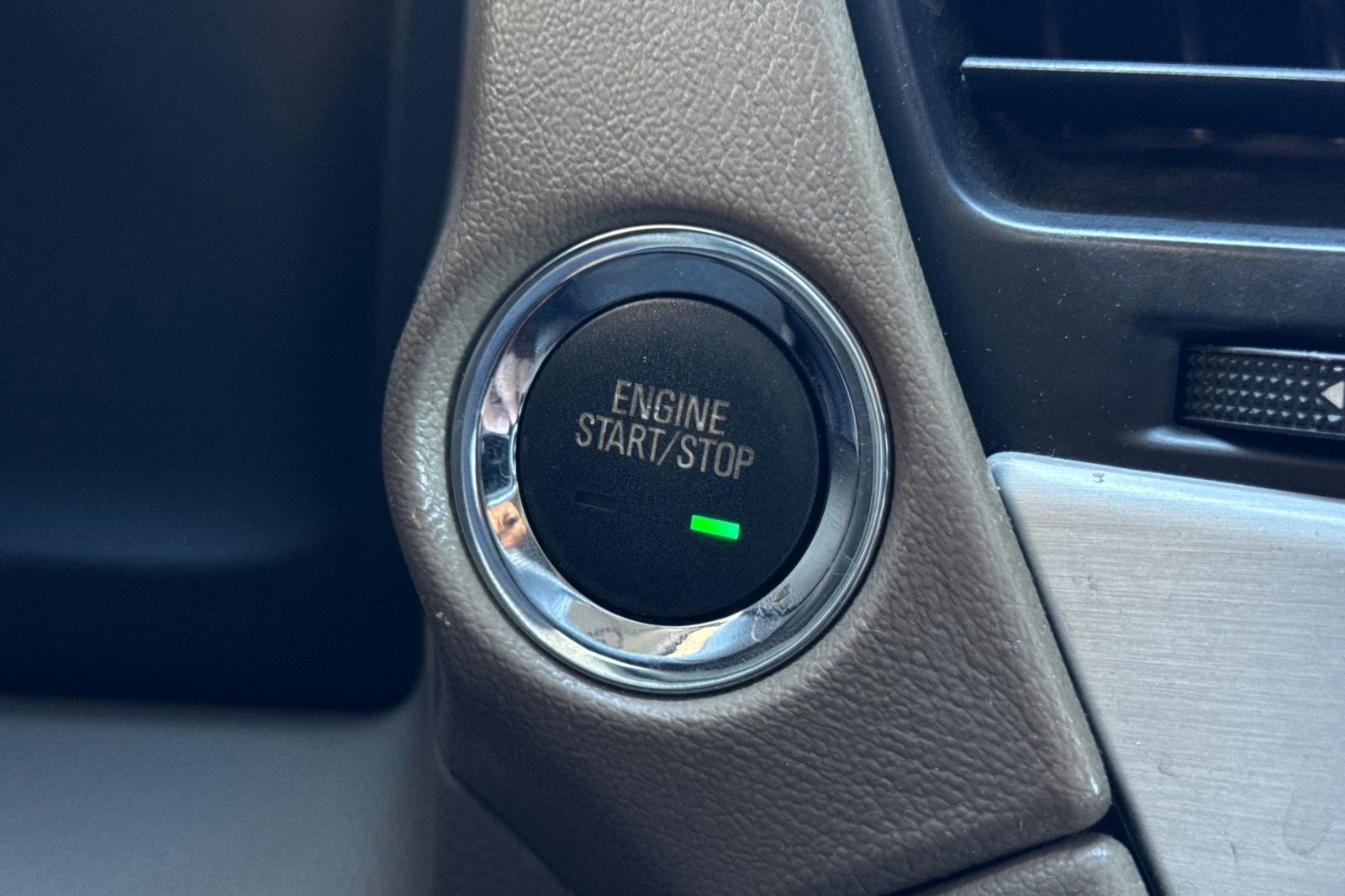 Used 2019 GMC Yukon SLT w/ Premium Edition image 26