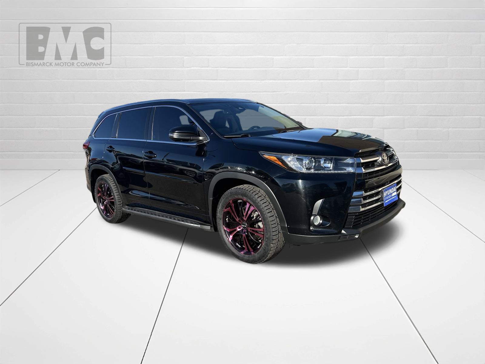 Used 2017 Toyota Highlander Limited Platinum FWD image 2