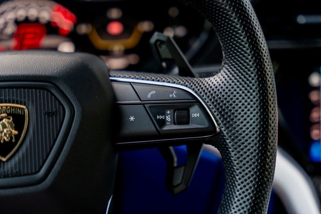 Used 2020 Lamborghini Urus image 41