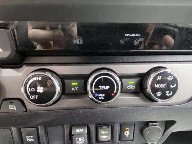 Used 2018 Toyota Tacoma TRD Sport image 20