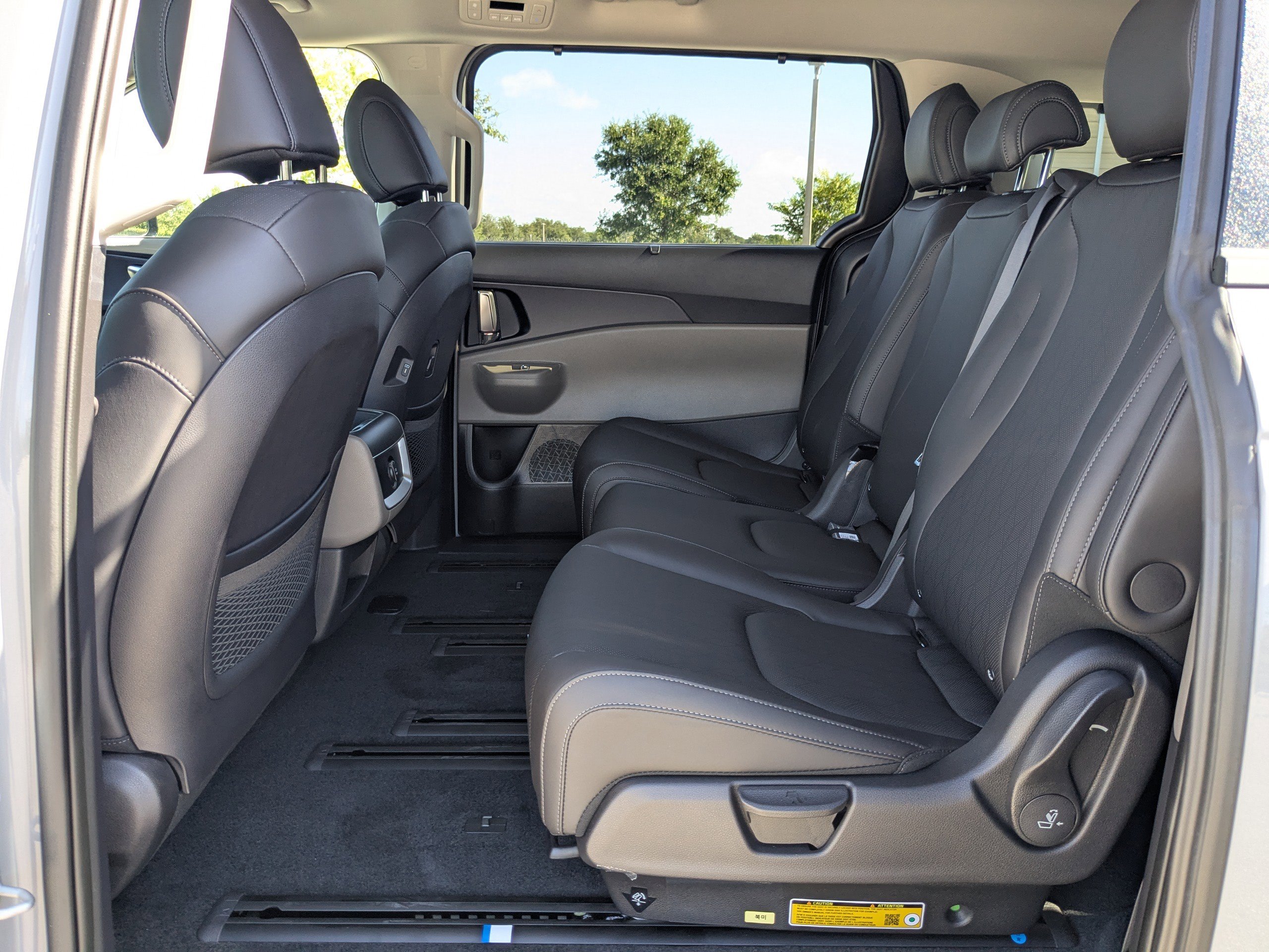 New 2026 Kia Carnival EX image 18