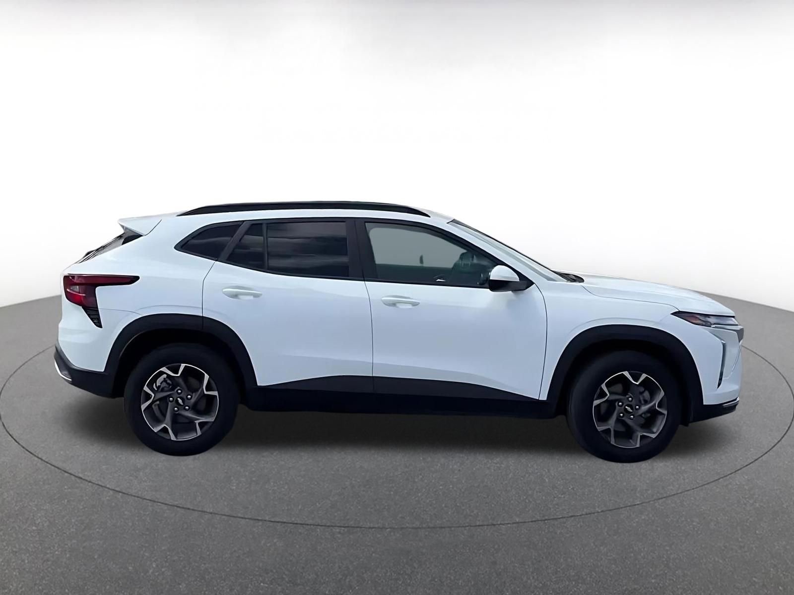 Used 2025 Chevrolet Trax LT image 16