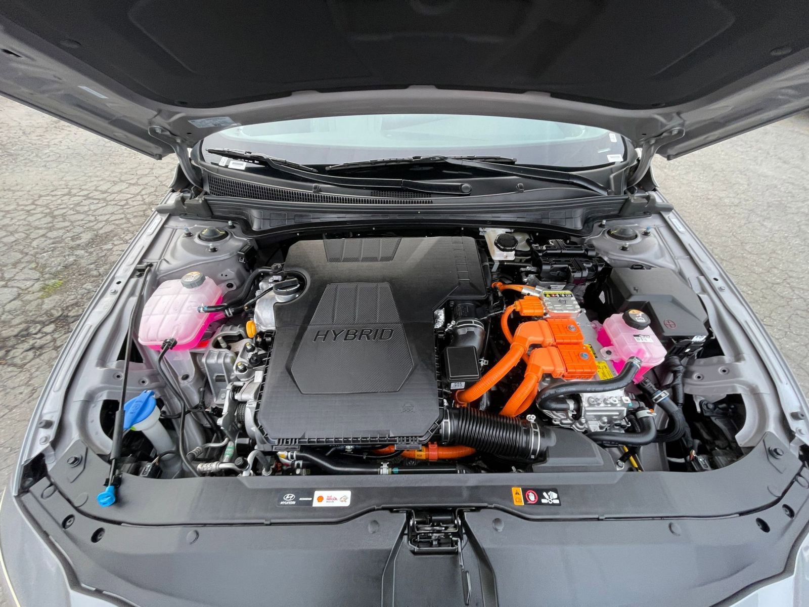 Used 2025 Hyundai Elantra Limited image 32