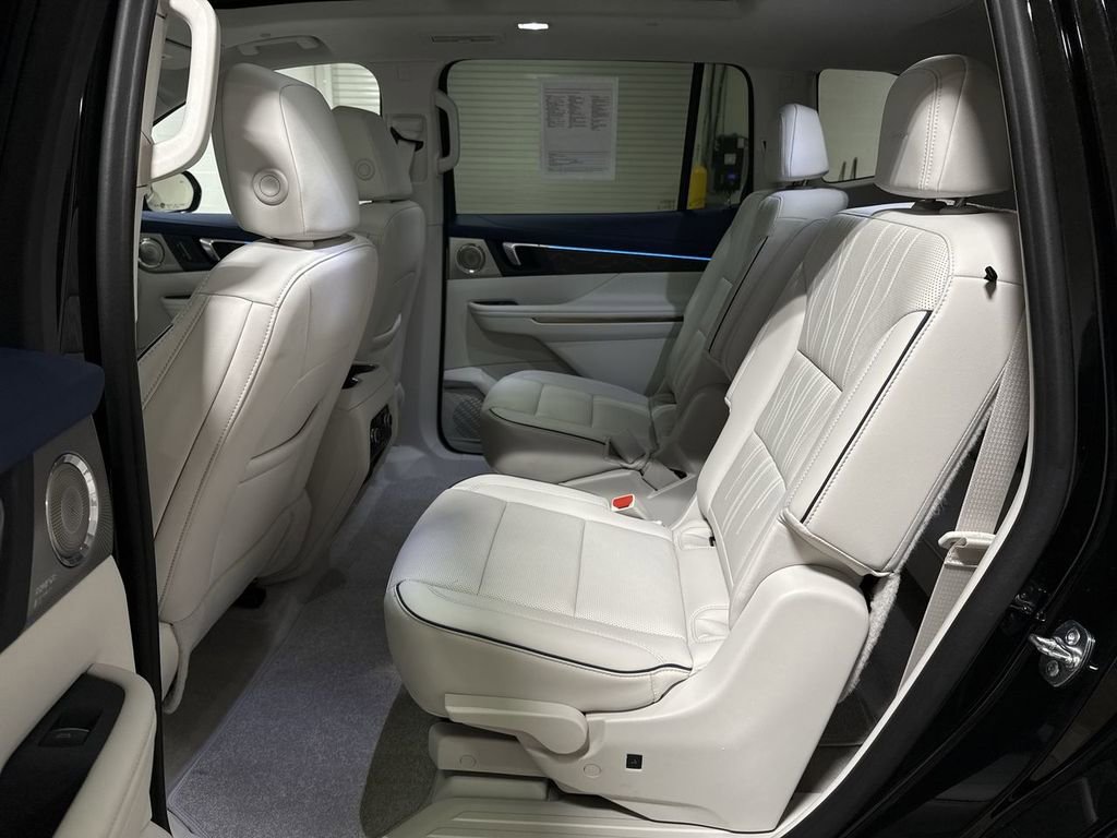 Certified 2025 Buick Enclave Avenir w/ Super Cruise Package image 22