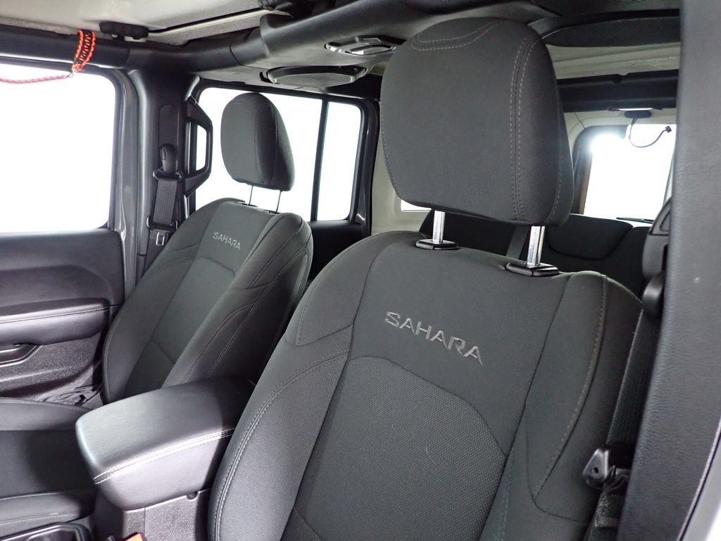 Used 2022 Jeep Wrangler Unlimited Sahara AWD/4WD image 22