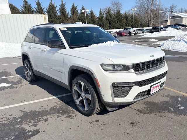 New 2026 Jeep Grand Cherokee Limited w/ Luxury Tech Group II AWD/4WD image 2