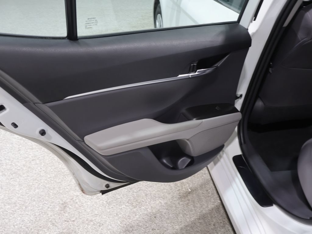 Used 2021 Toyota Camry LE FWD image 19