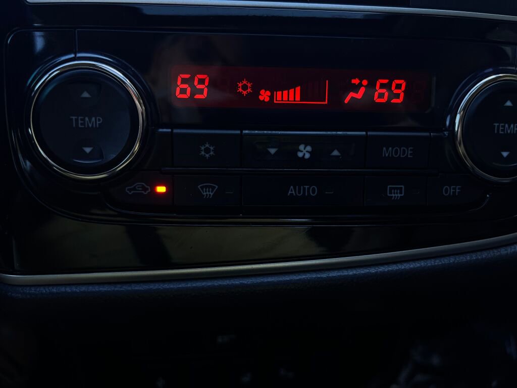 Used 2019 Mitsubishi Outlander SEL image 18