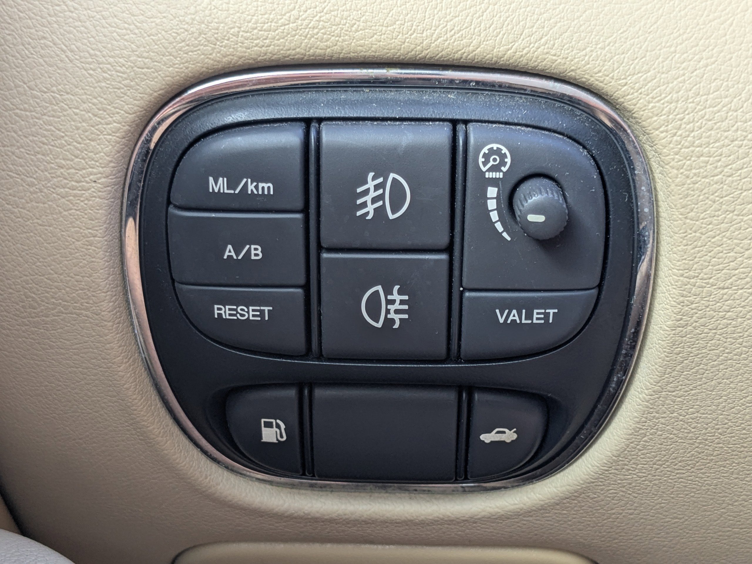 Used 2006 Jaguar XJ8 image 23