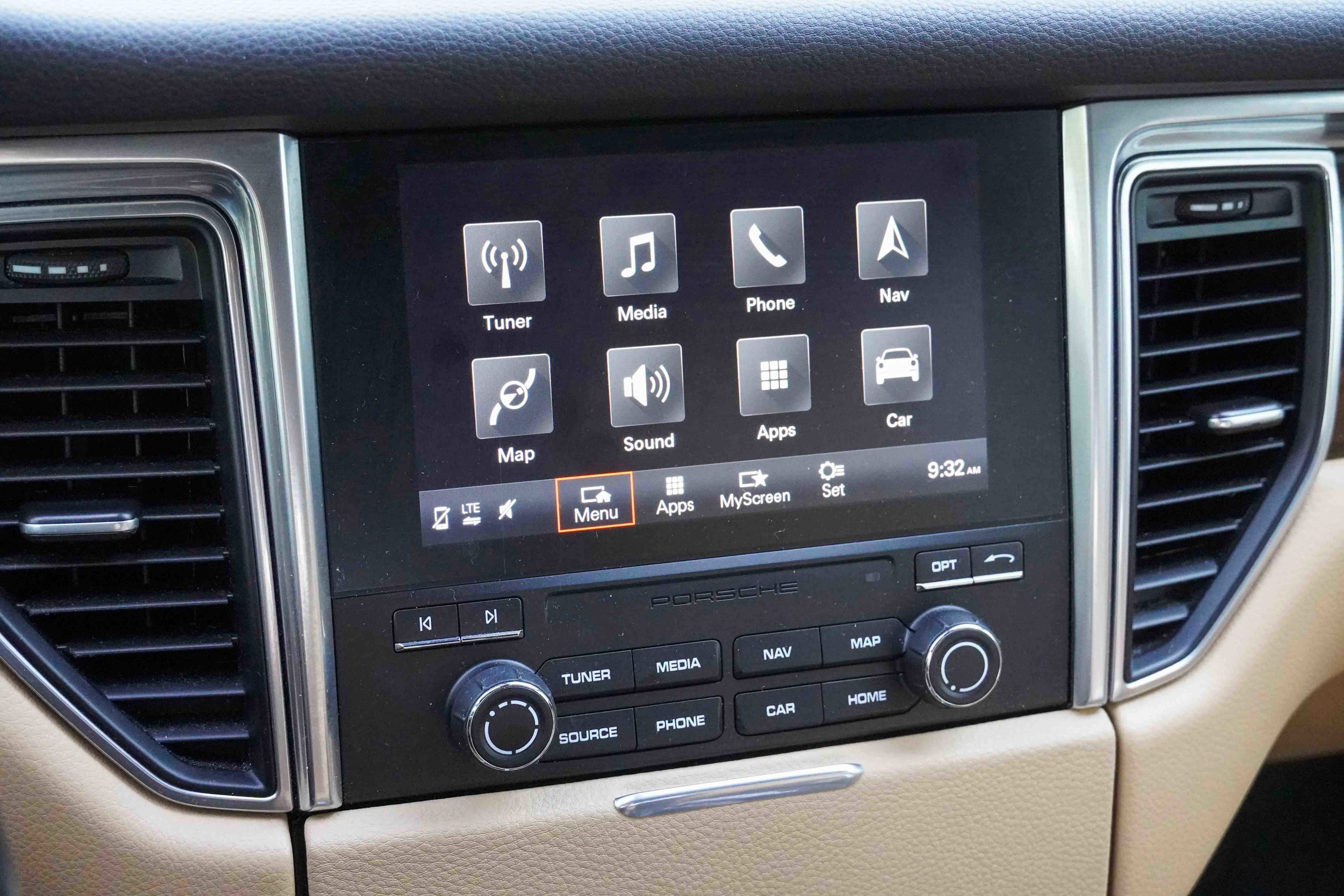 Used 2018 Porsche Macan Sport Edition image 24