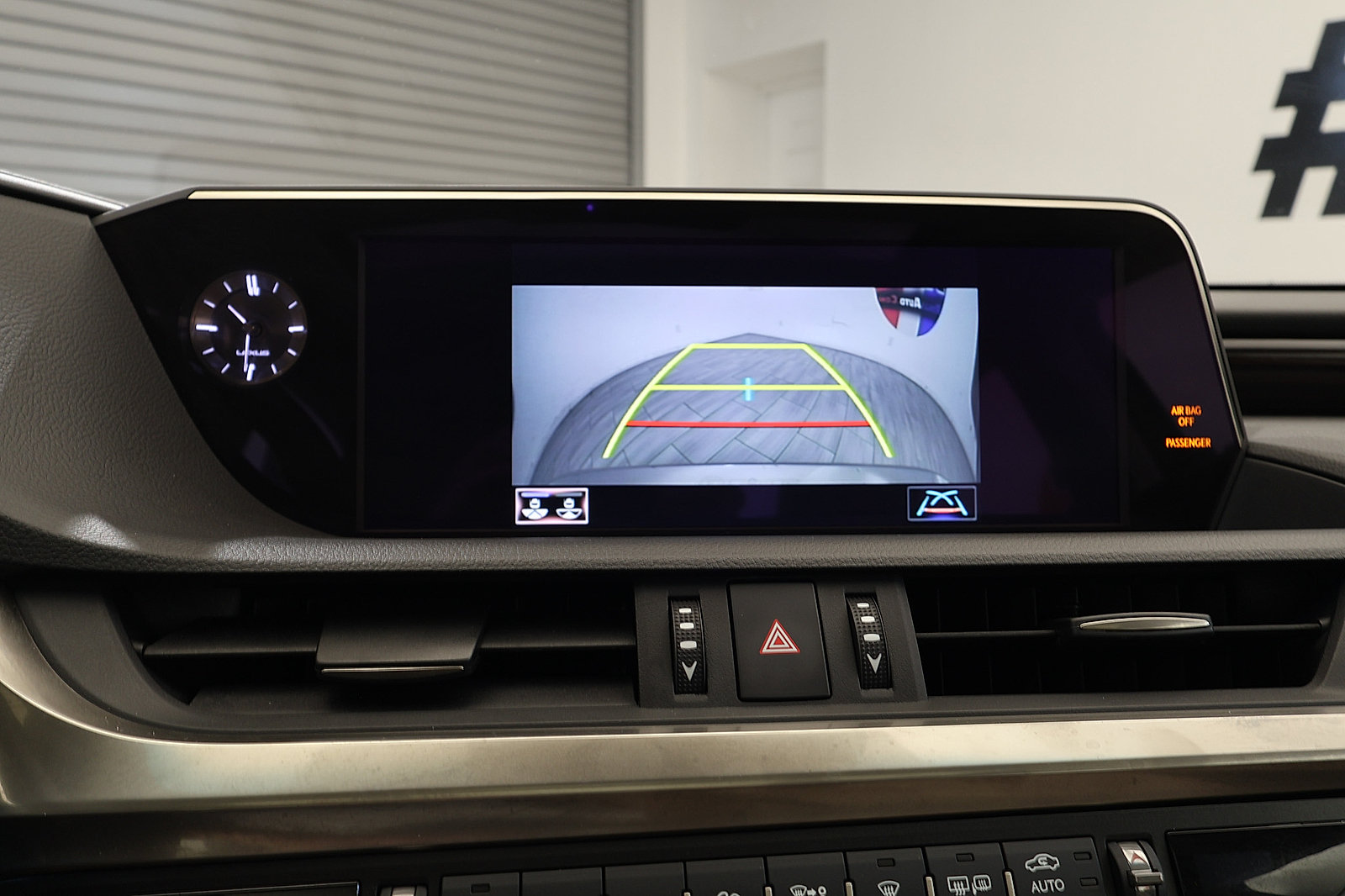 Used 2020 Lexus ES 300h w/ Accessory Package 2 FWD image 27