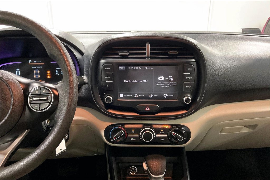 Used 2025 Kia Soul LX w/ LX Technology Package FWD image 7