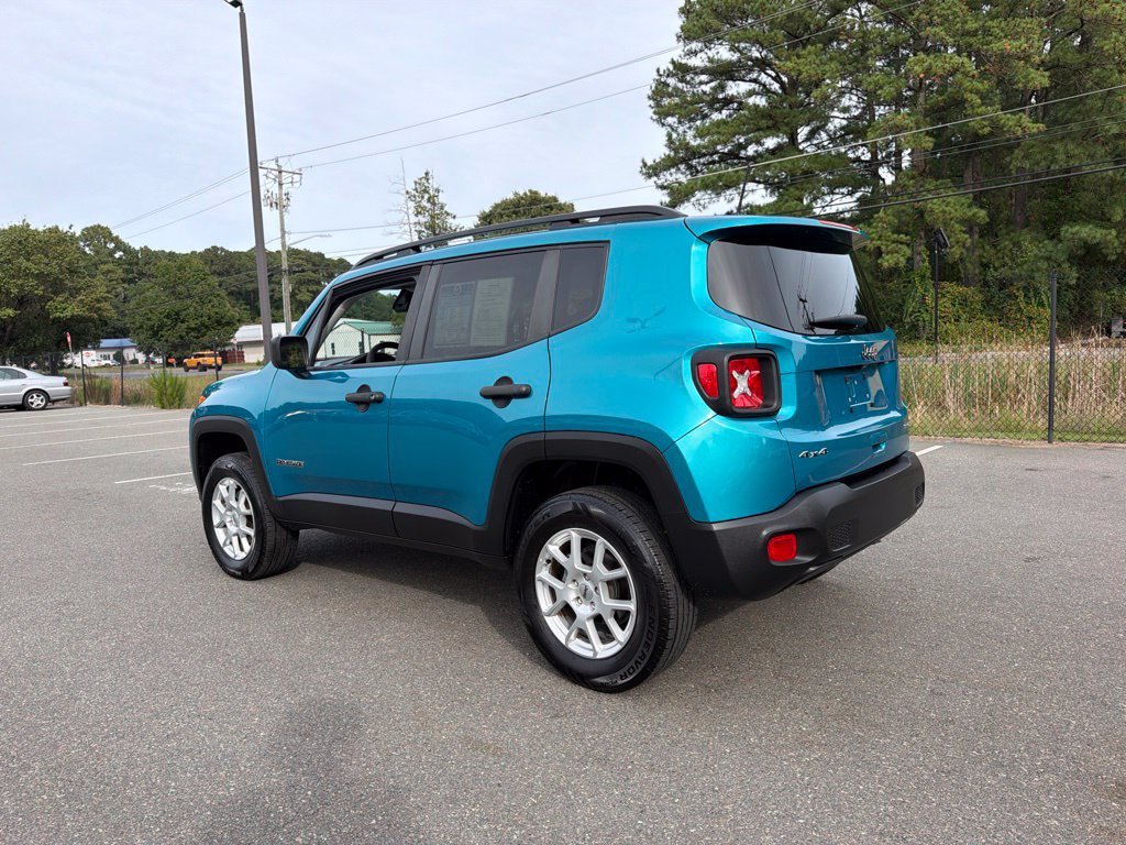 Used 2022 Jeep Renegade Sport w/ Sport Appearance Group AWD/4WD image 7
