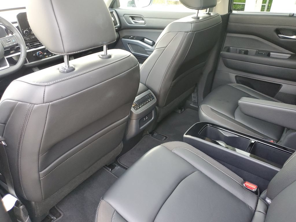 Certified 2025 Nissan Pathfinder SL w/ SL Premium Package FWD image 15