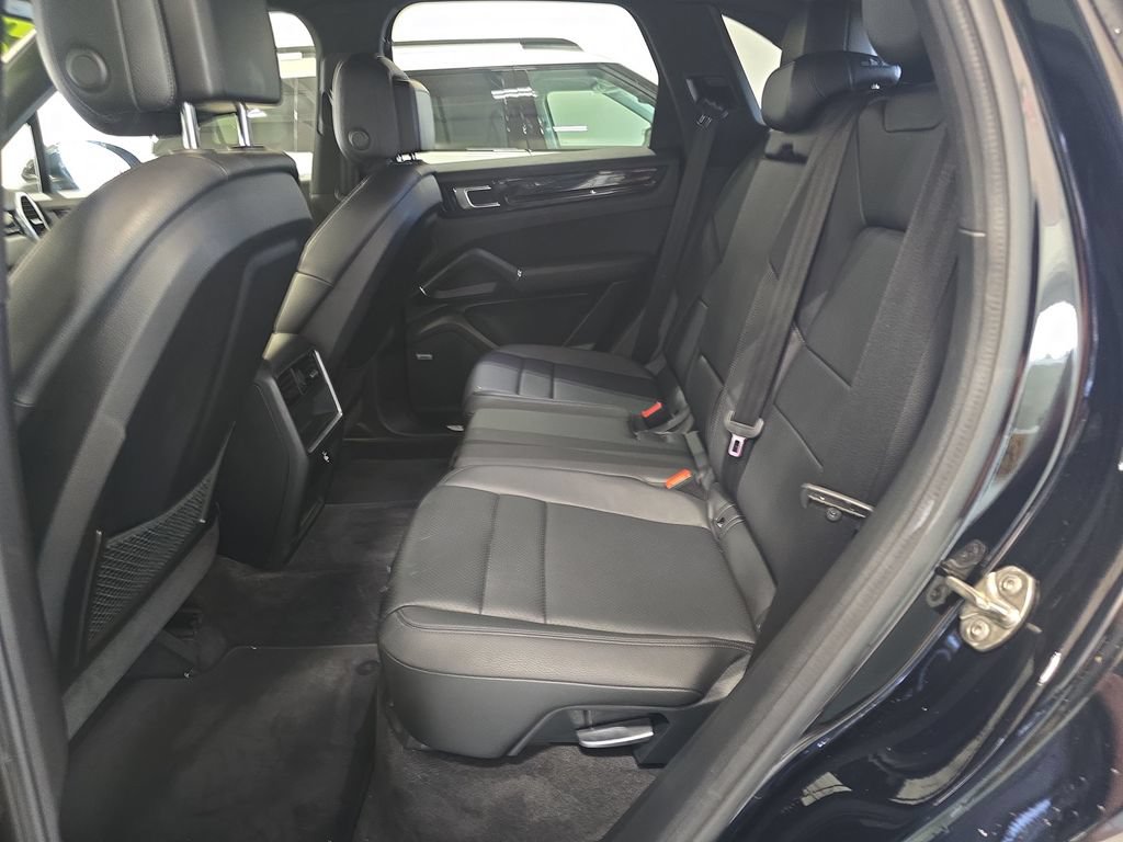 Used 2021 Porsche Cayenne AWD/4WD image 21