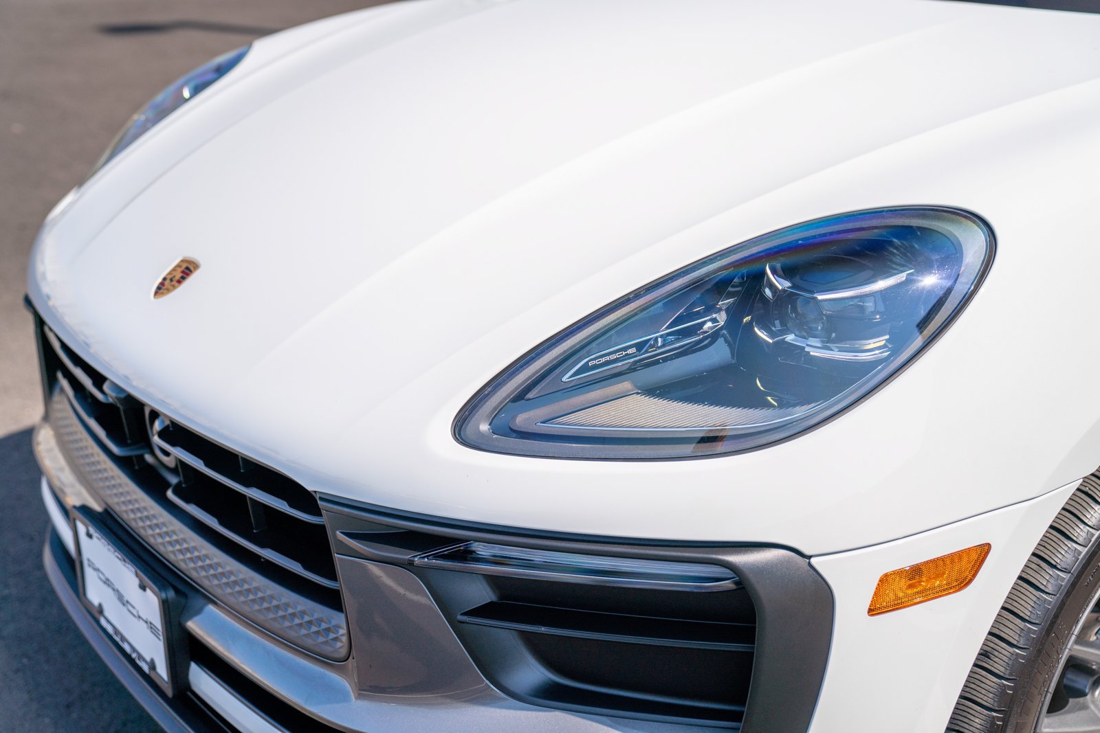 Certified 2026 Porsche Macan Turbo AWD/4WD image 30