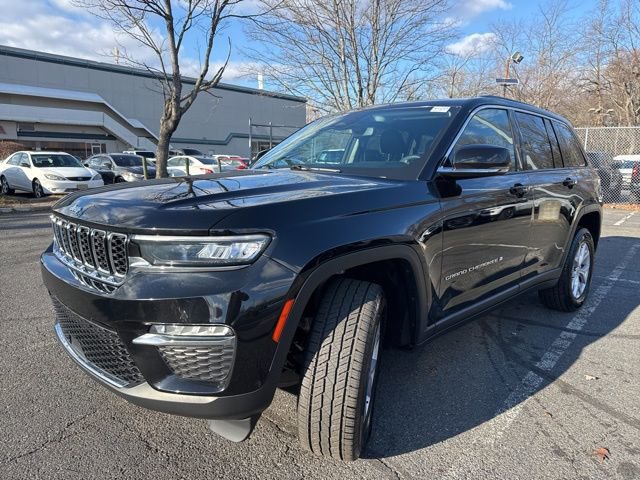 Used 2022 Jeep Grand Cherokee Limited image 3