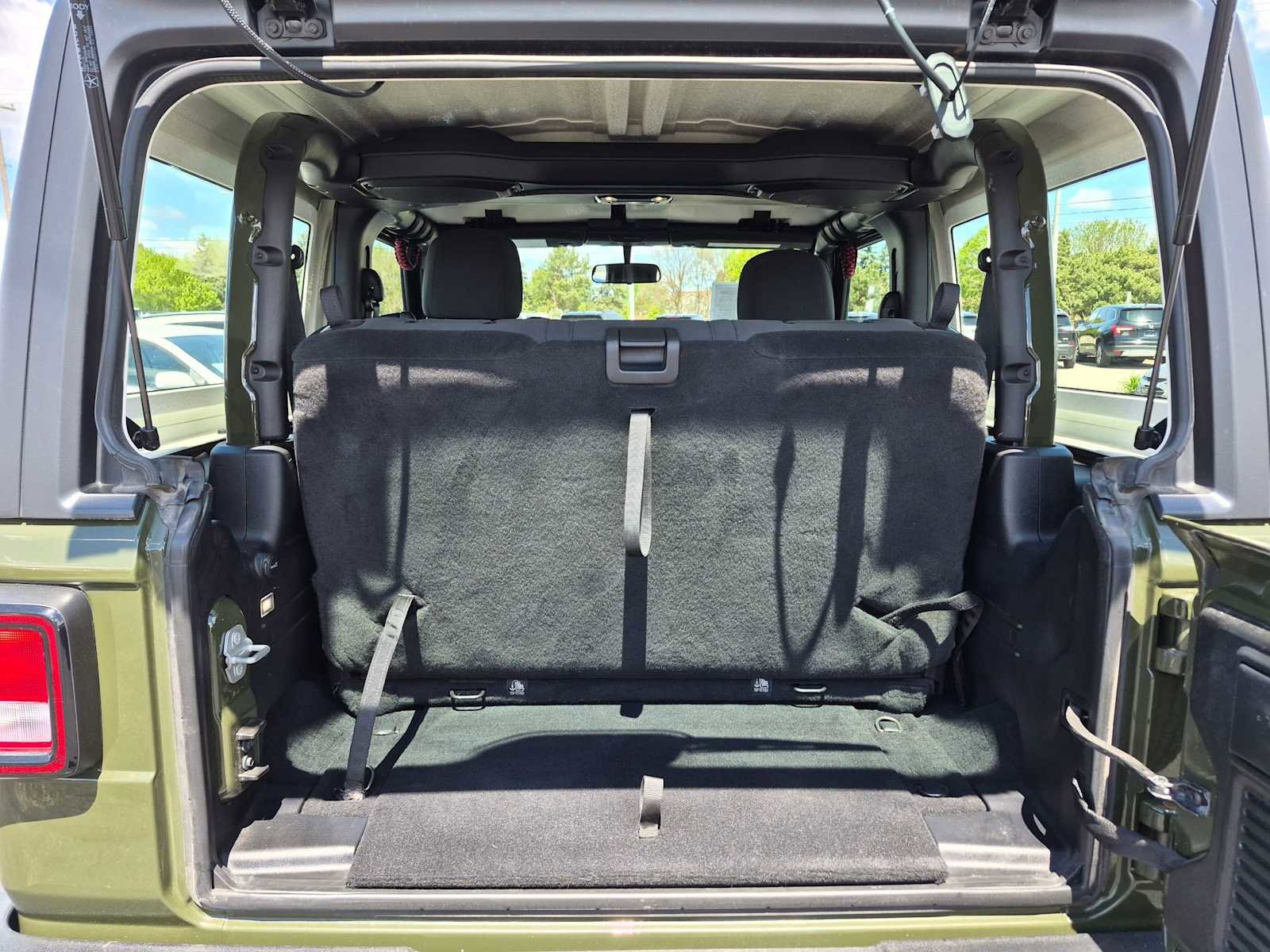 Used 2021 Jeep Wrangler Sport AWD/4WD image 34