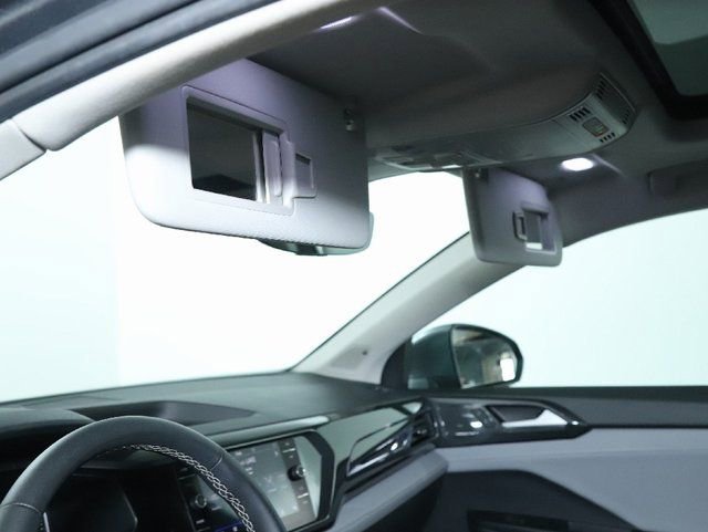 Used 2022 Volkswagen Taos SEL image 20