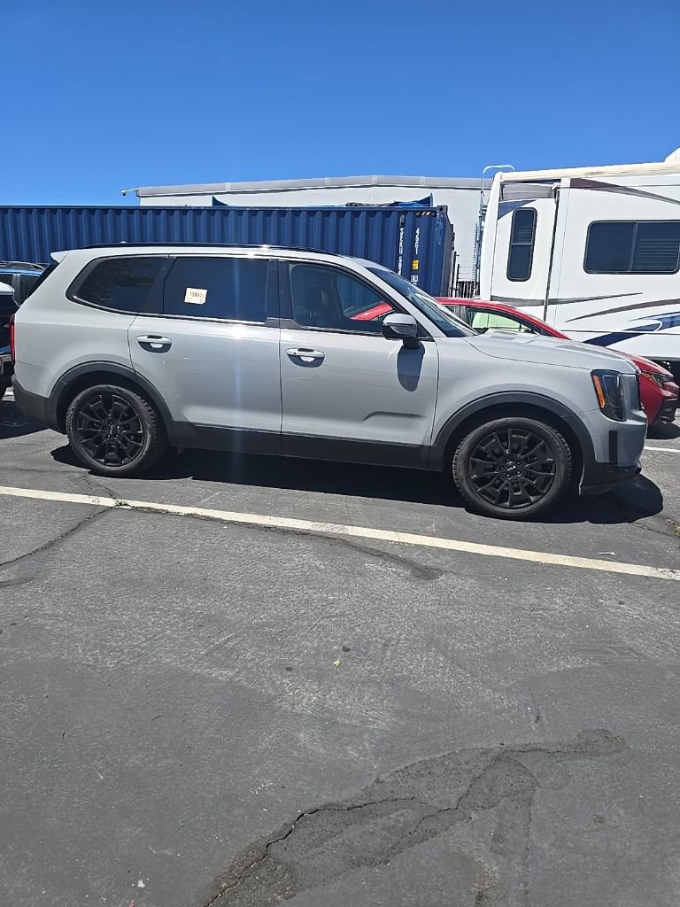 Used 2022 Kia Telluride SX w/ SX Prestige Package AWD/4WD image 2