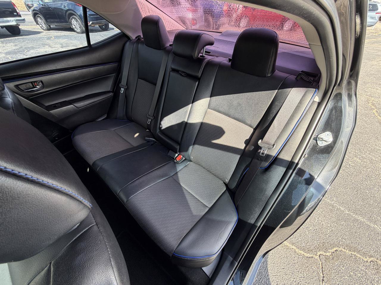 Used 2018 Toyota Corolla SE FWD image 12
