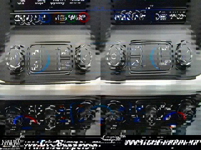 Used 2022 GMC Acadia SLT w/ Technology Package image 41