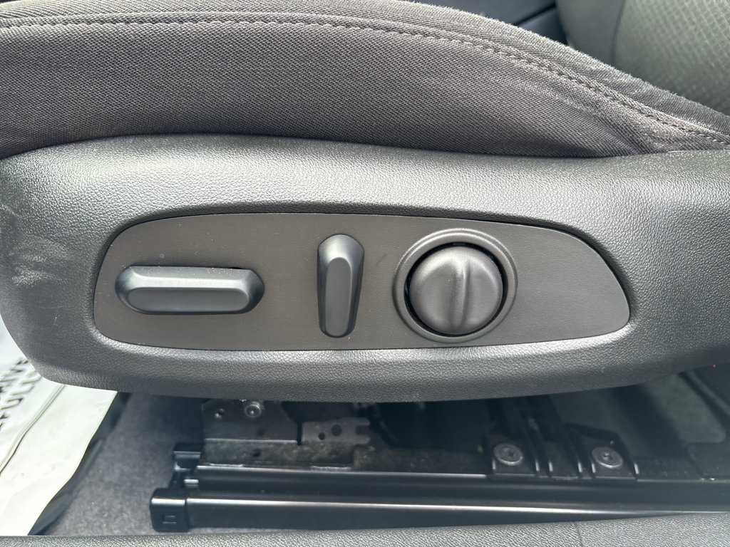 Used 2023 Chevrolet Malibu LT FWD image 18