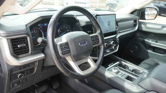 Used 2022 Ford Expedition Max XLT image 18