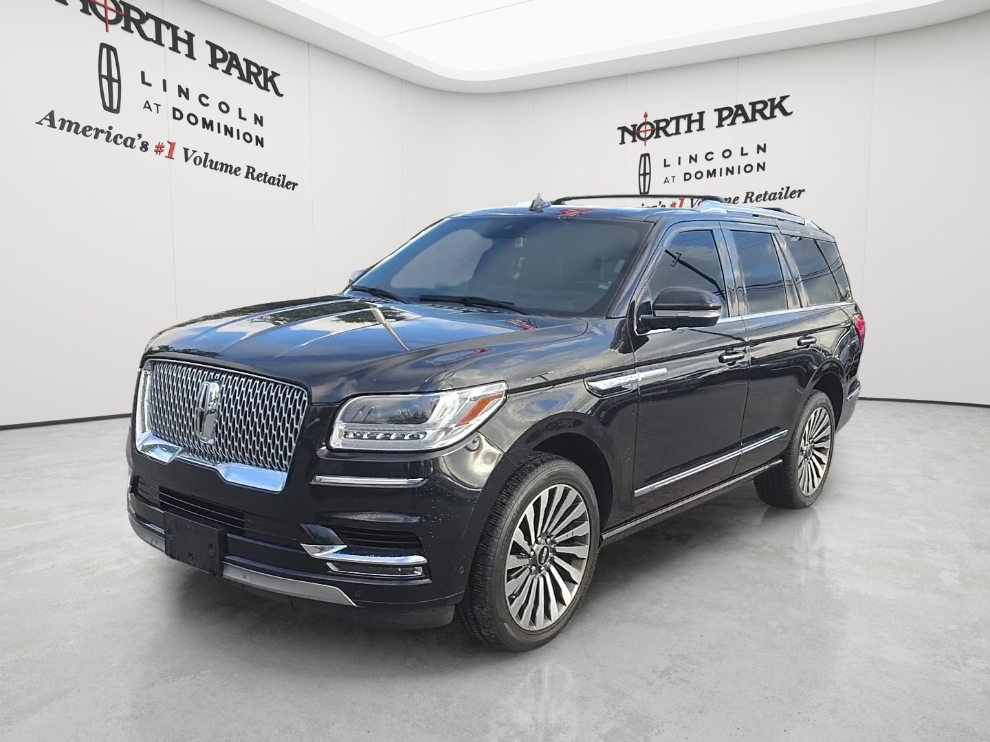 Used 2021 Lincoln Navigator Reserve w/ Luxury Package RWD image 1