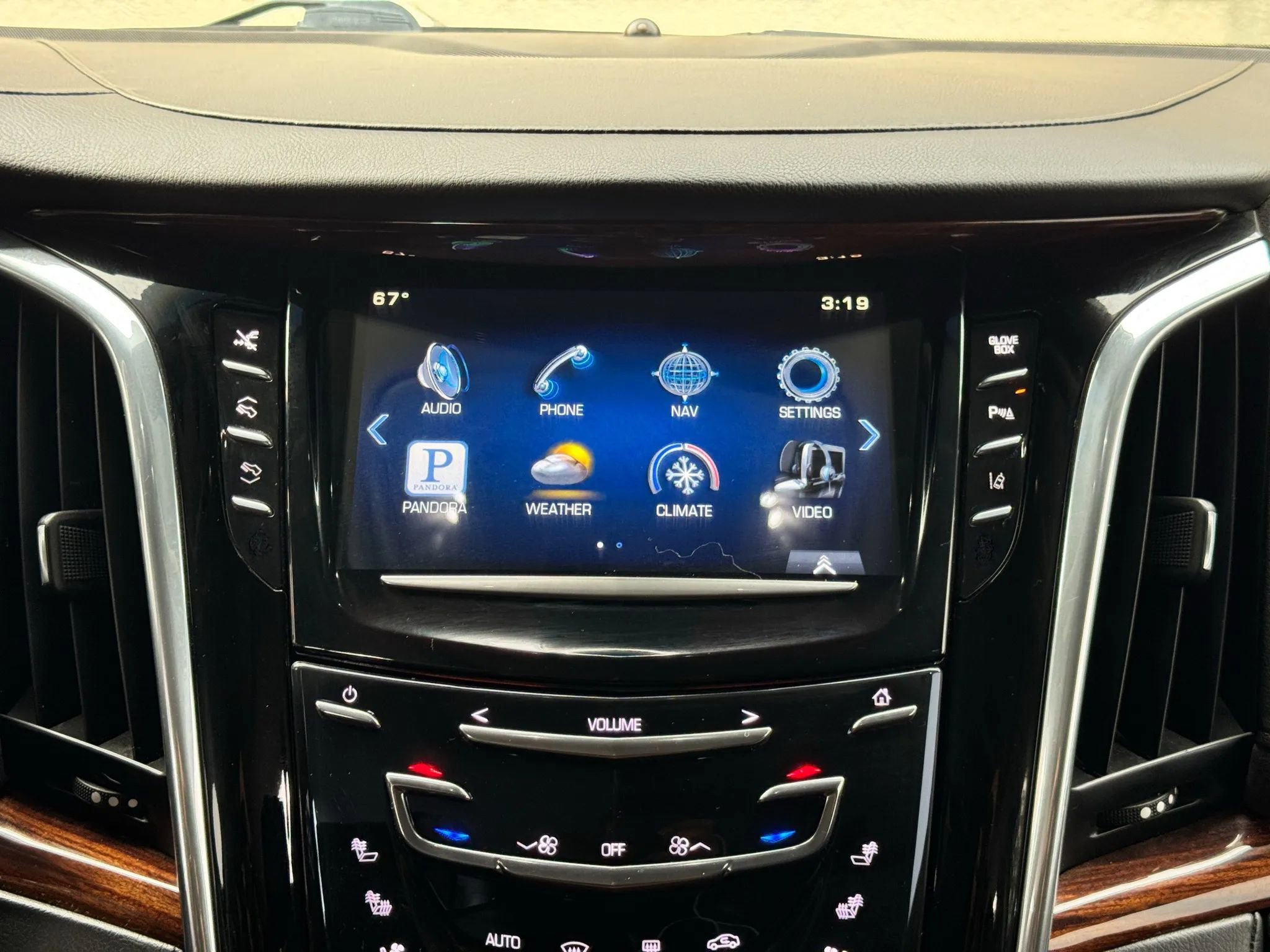 Used 2015 Cadillac Escalade Premium image 38
