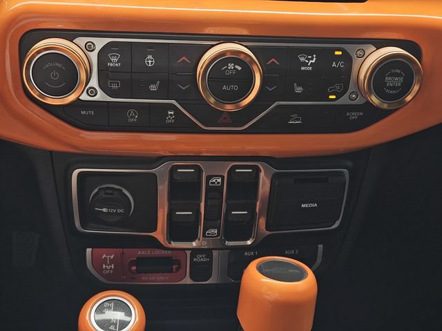 Used 2022 Jeep Gladiator Mojave w/ Cold Weather Group AWD/4WD image 24