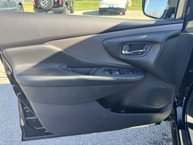 Used 2023 Nissan Murano SV w/ SV Midnight Edition Package image 10