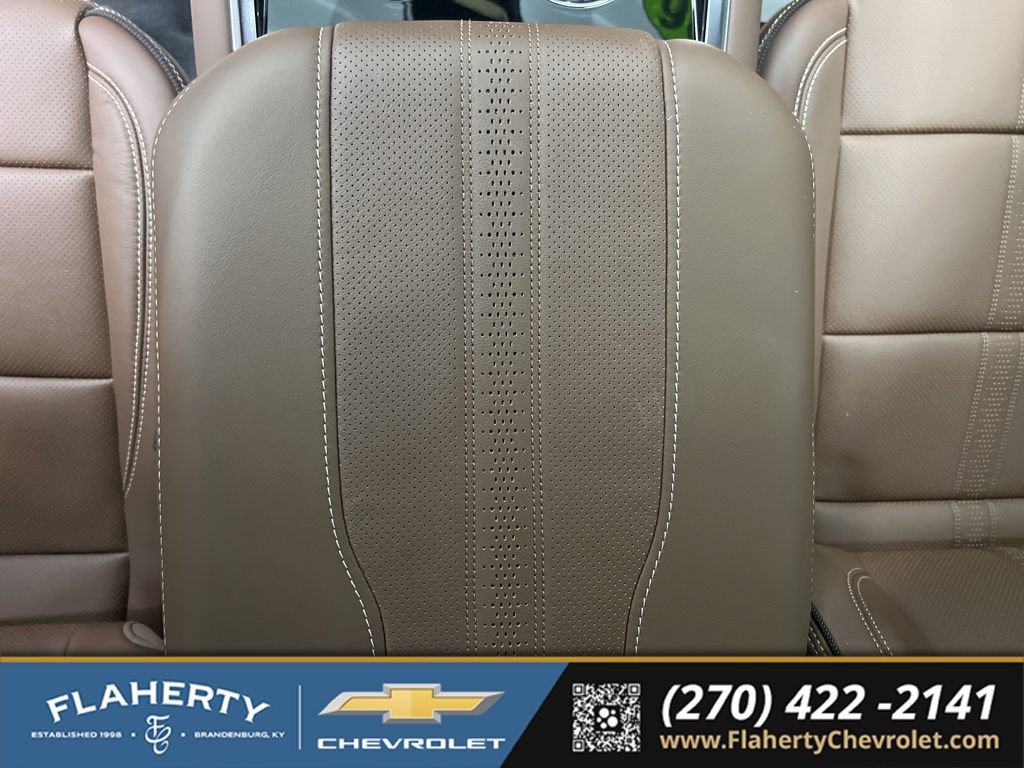 New 2026 Chevrolet Suburban High Country AWD/4WD image 33
