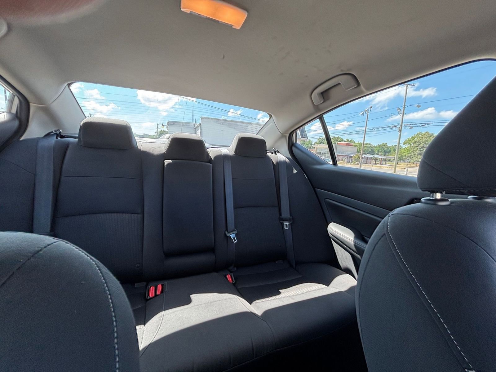 Used 2025 Nissan Altima 2.5 SV FWD image 37