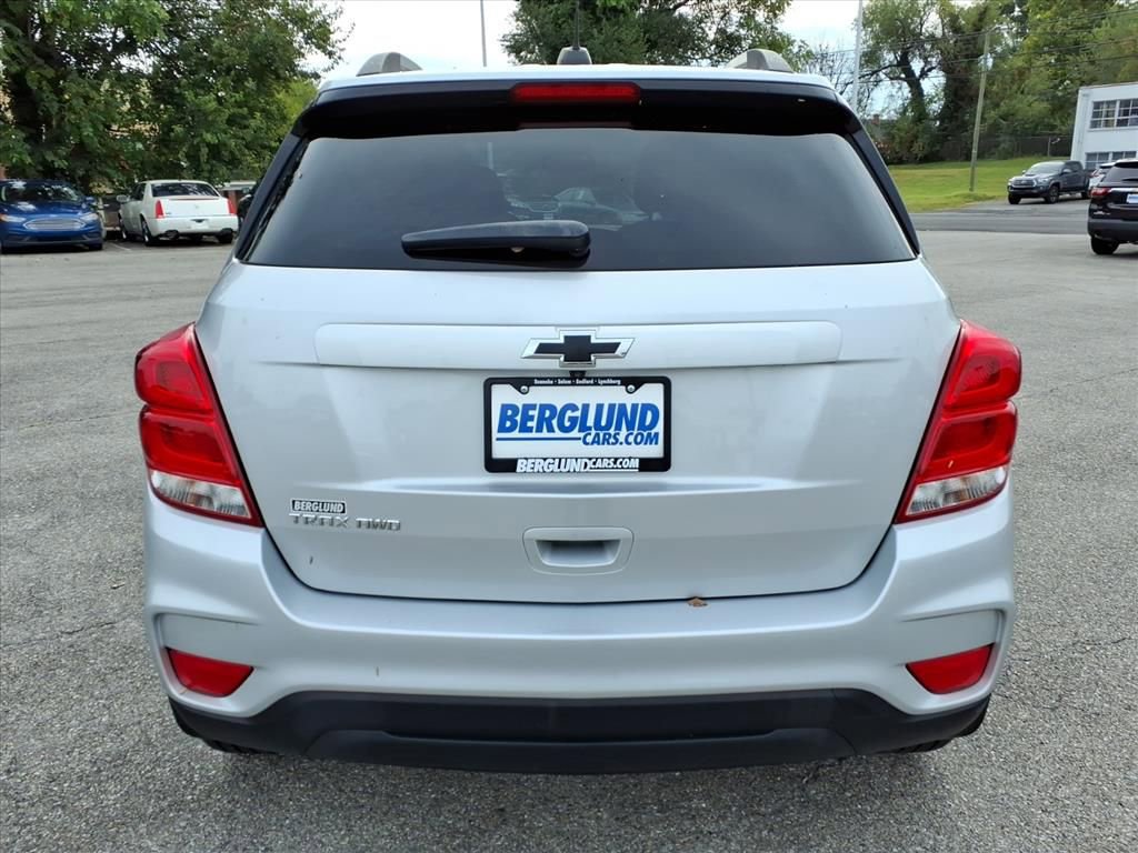 Used 2022 Chevrolet Trax LT w/ Sport Edition image 5