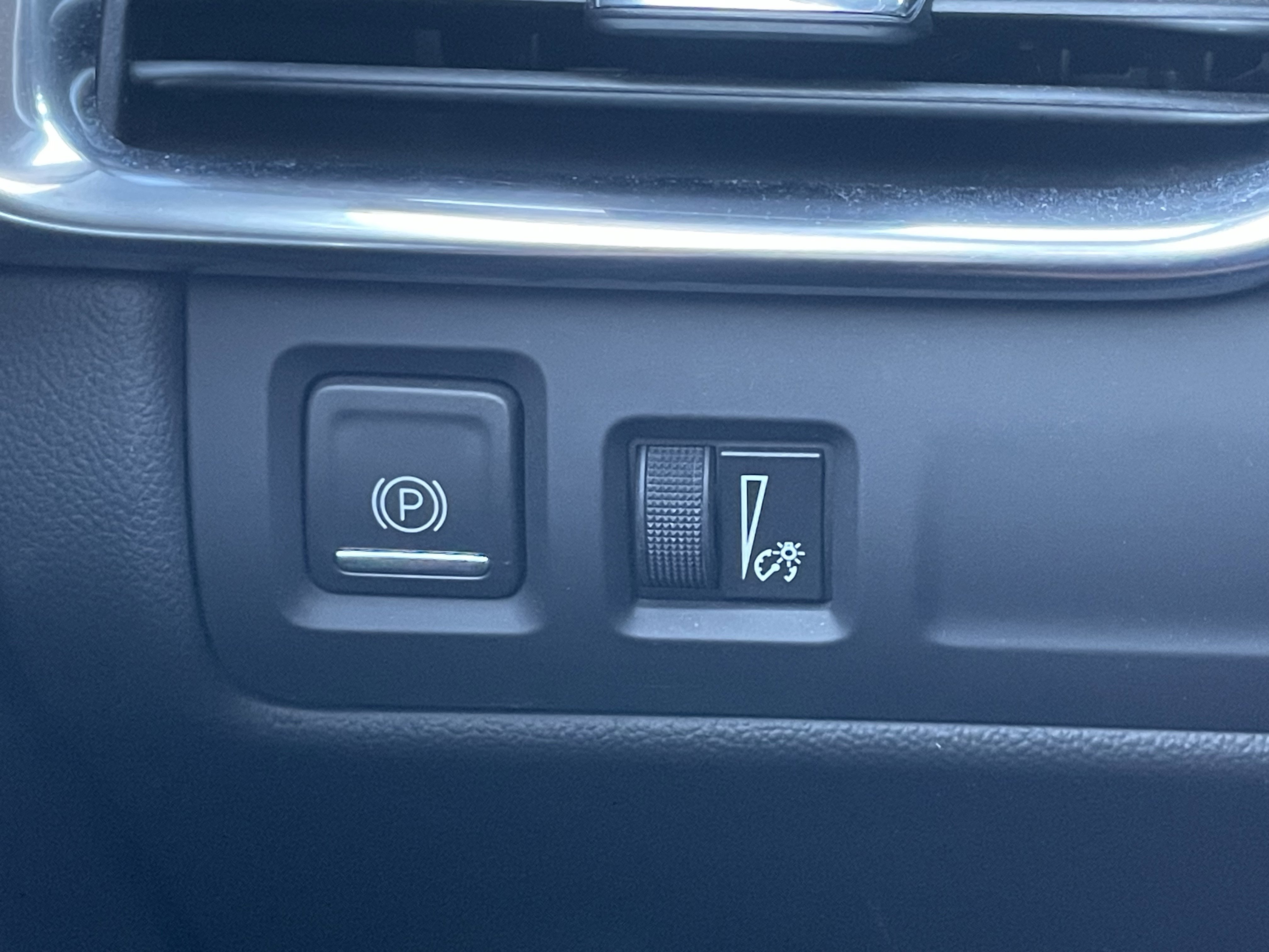 Used 2022 Cadillac XT4 Sport image 32