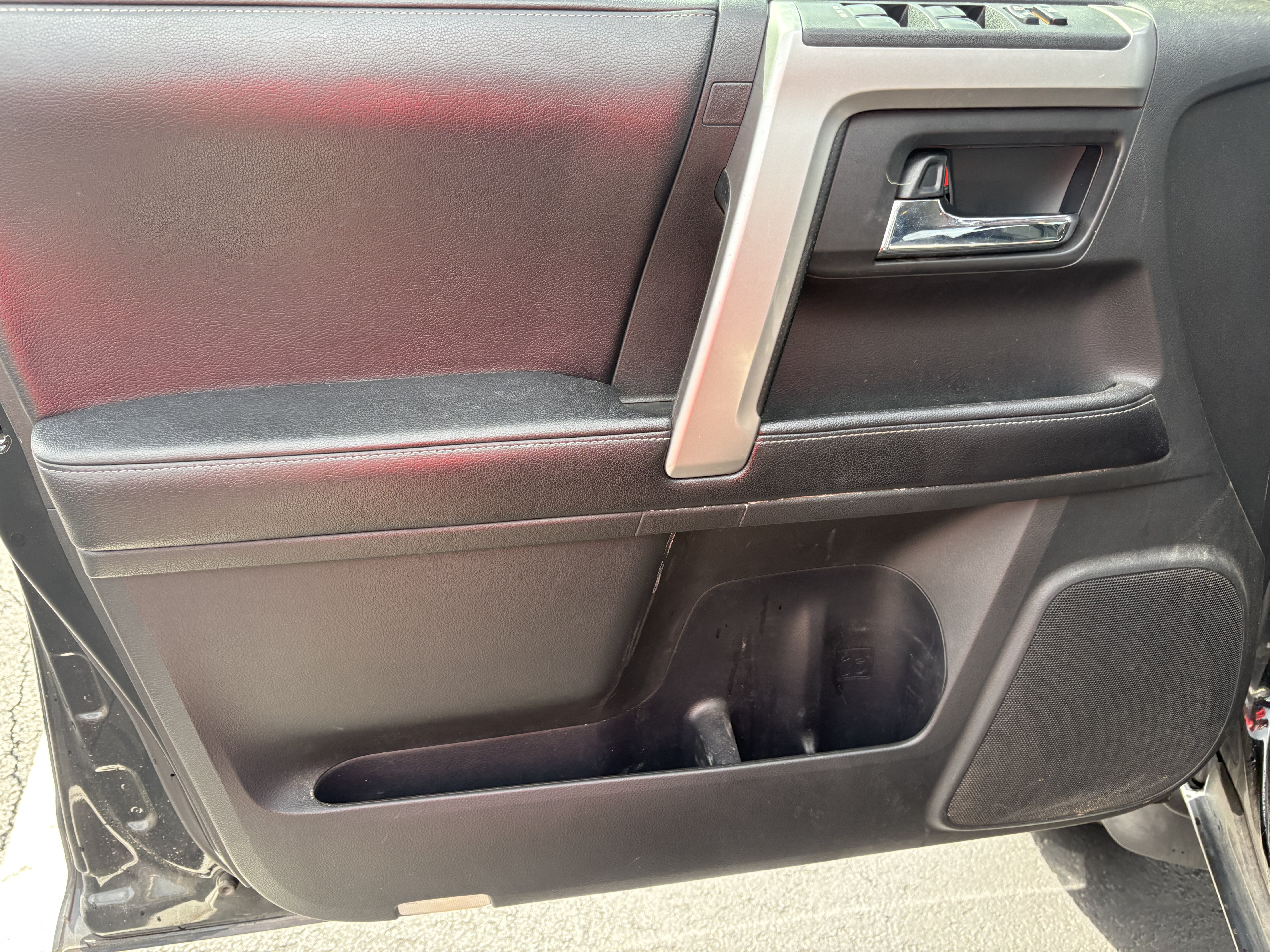 Used 2017 Toyota 4Runner SR5 AWD/4WD image 6