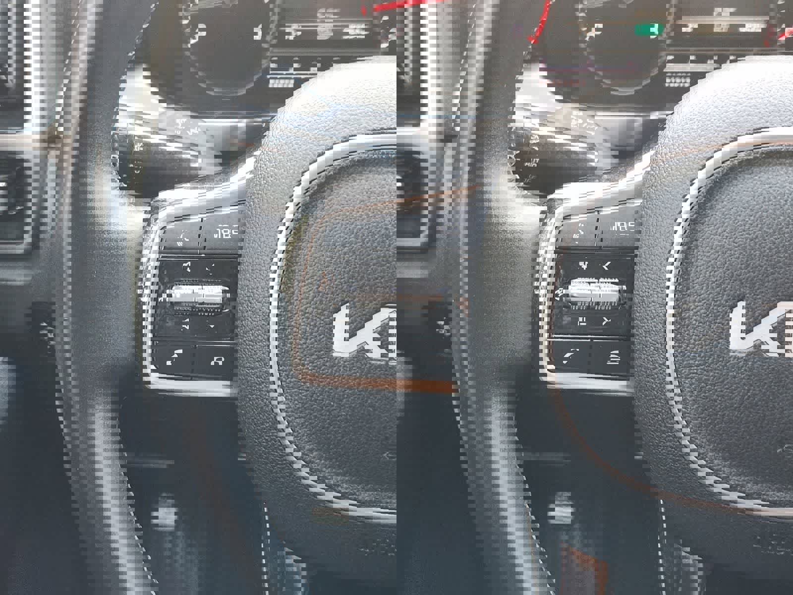 Used 2023 Kia Sorento S w/ Panoramic Sunroof Package image 27