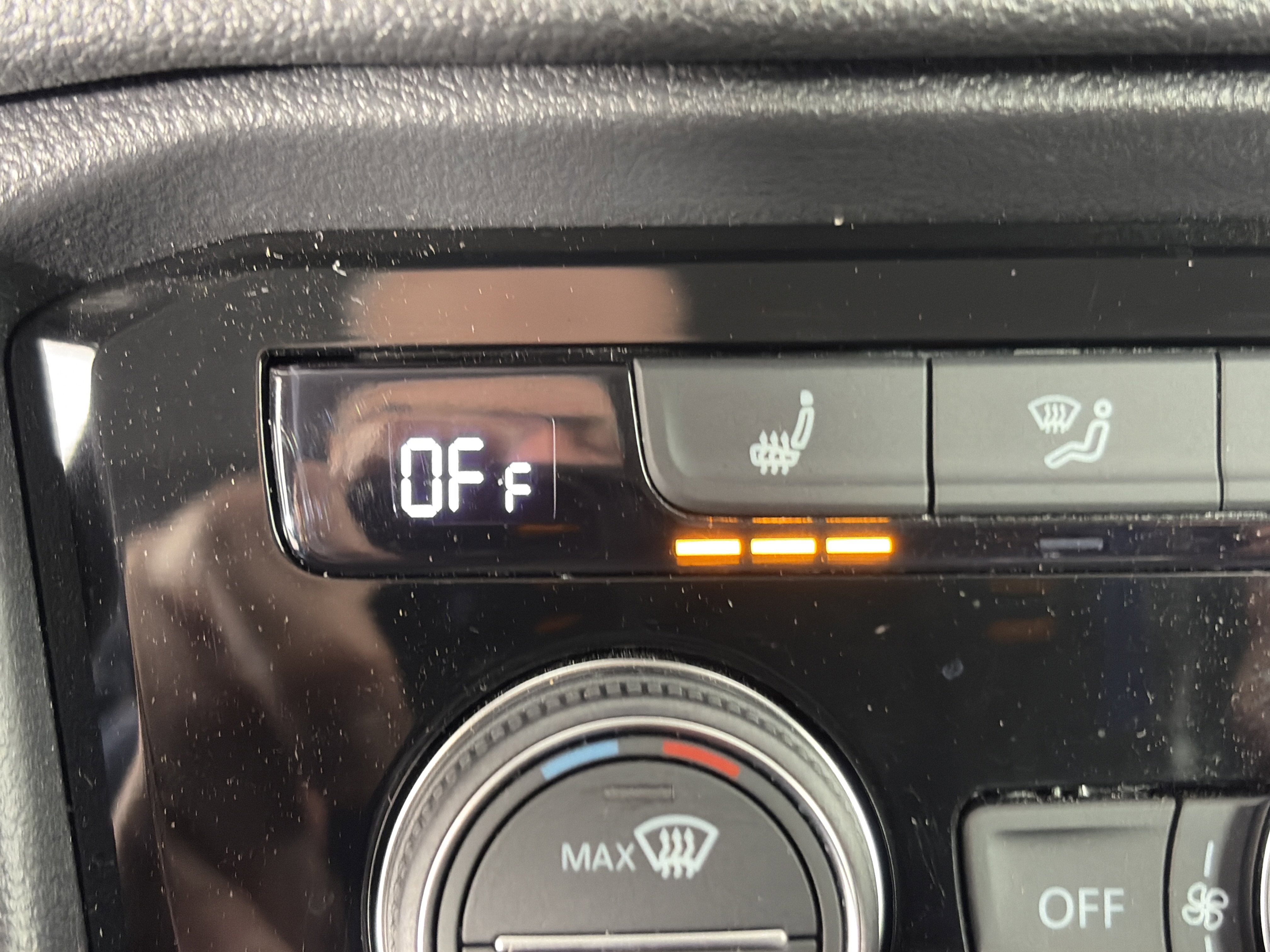 Used 2024 Volkswagen Taos SE image 24