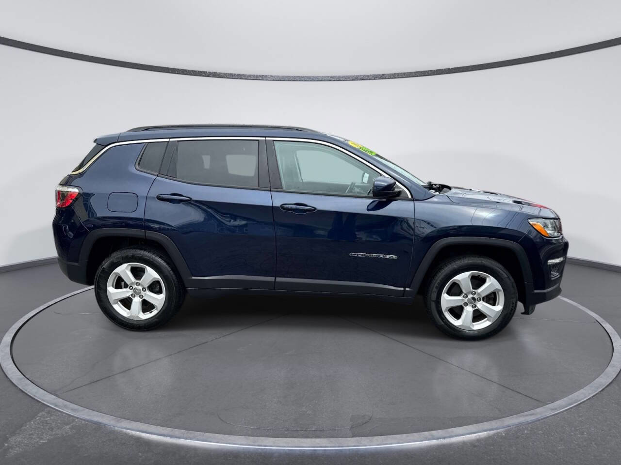 Used 2019 Jeep Compass Latitude w/ Cold Weather Group image 5