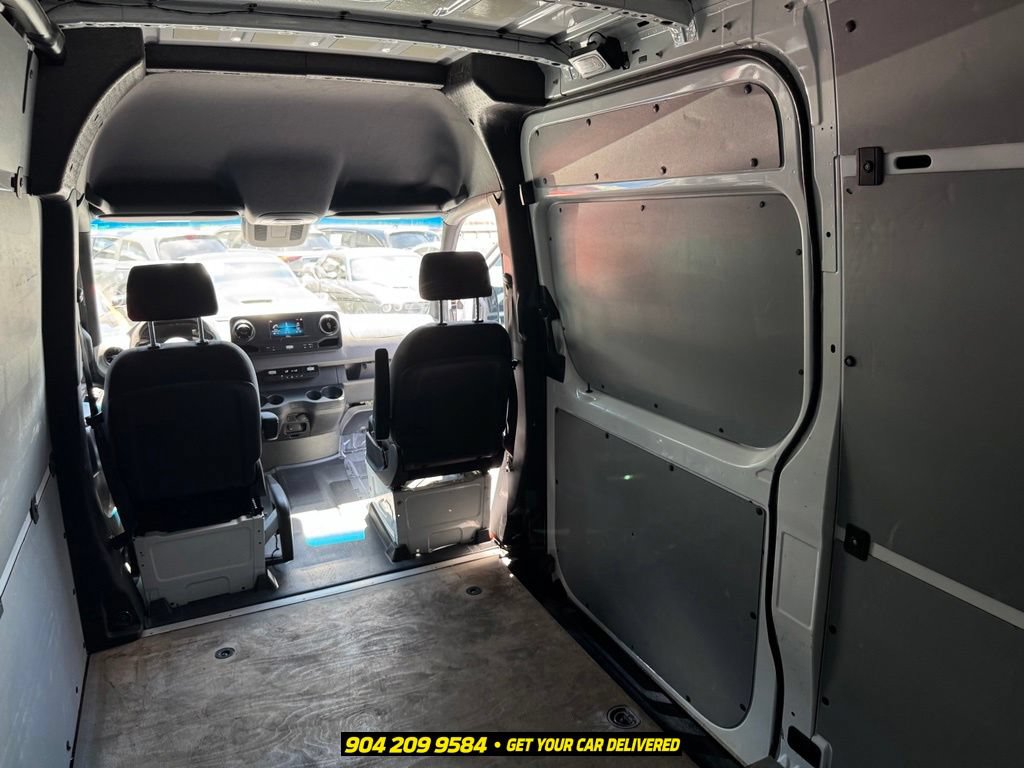 Used 2023 Mercedes-Benz Sprinter 2500 image 28