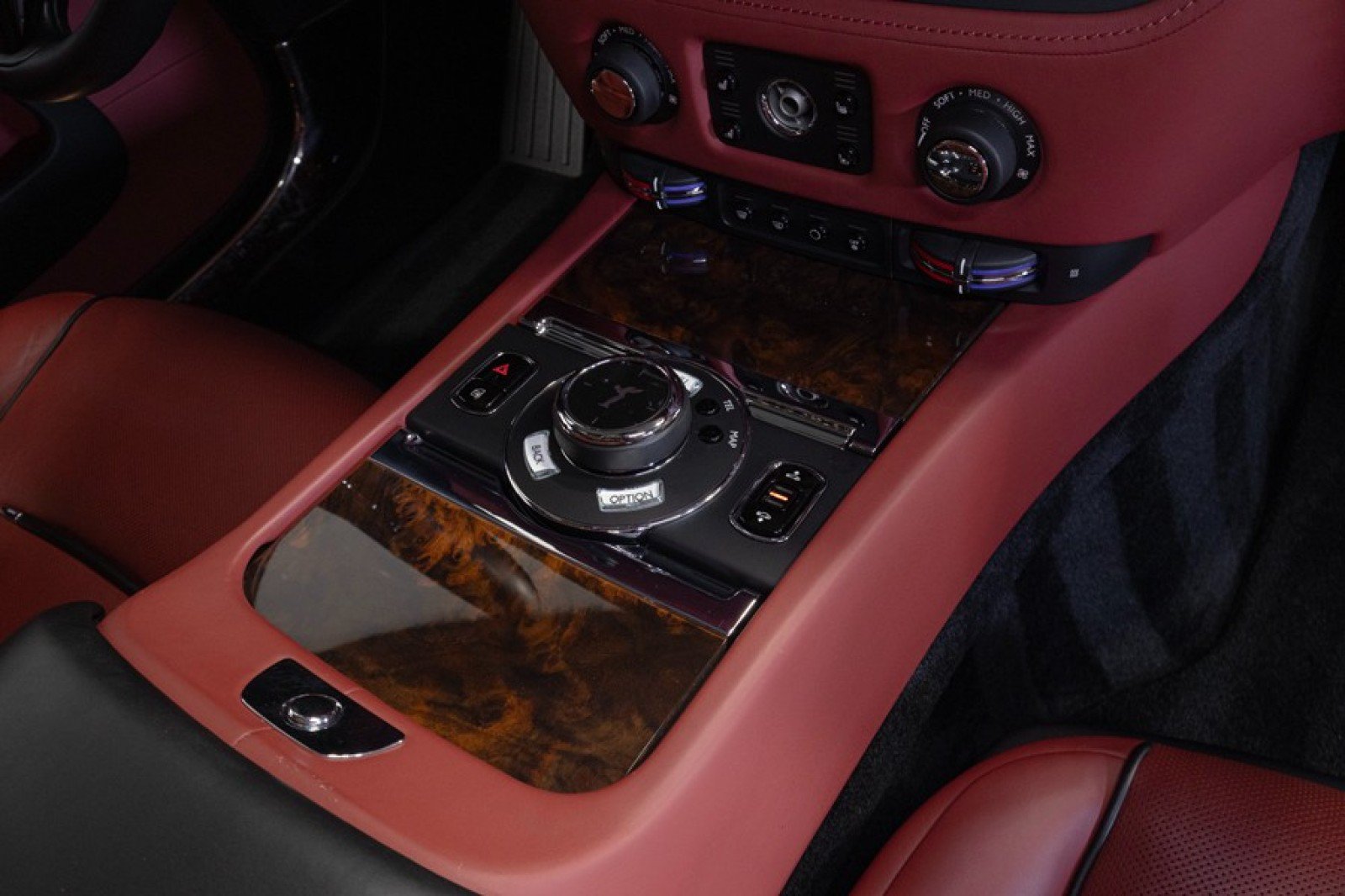 Used 2016 Rolls-Royce Wraith RWD image 55