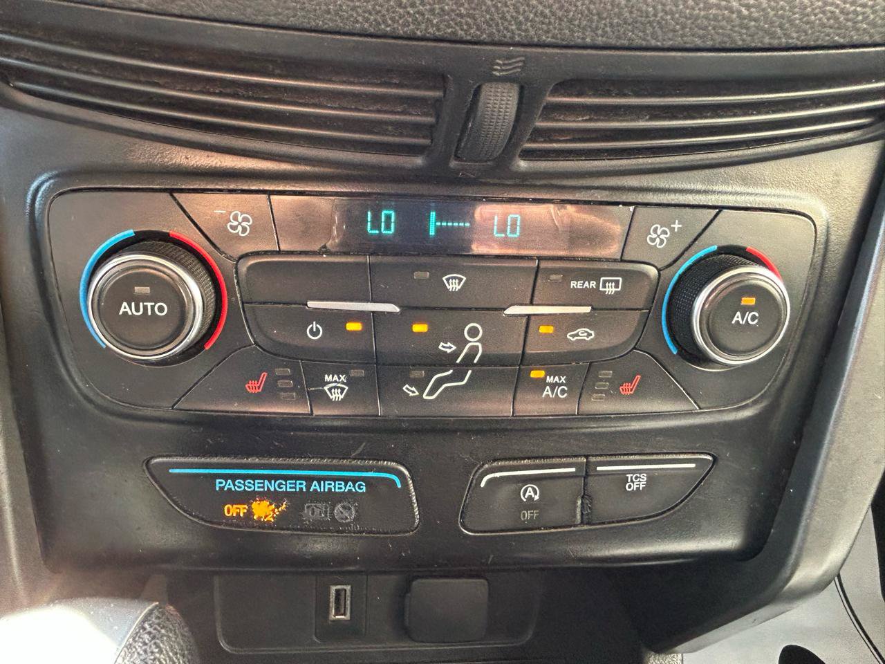 Used 2017 Ford Escape SE FWD image 24