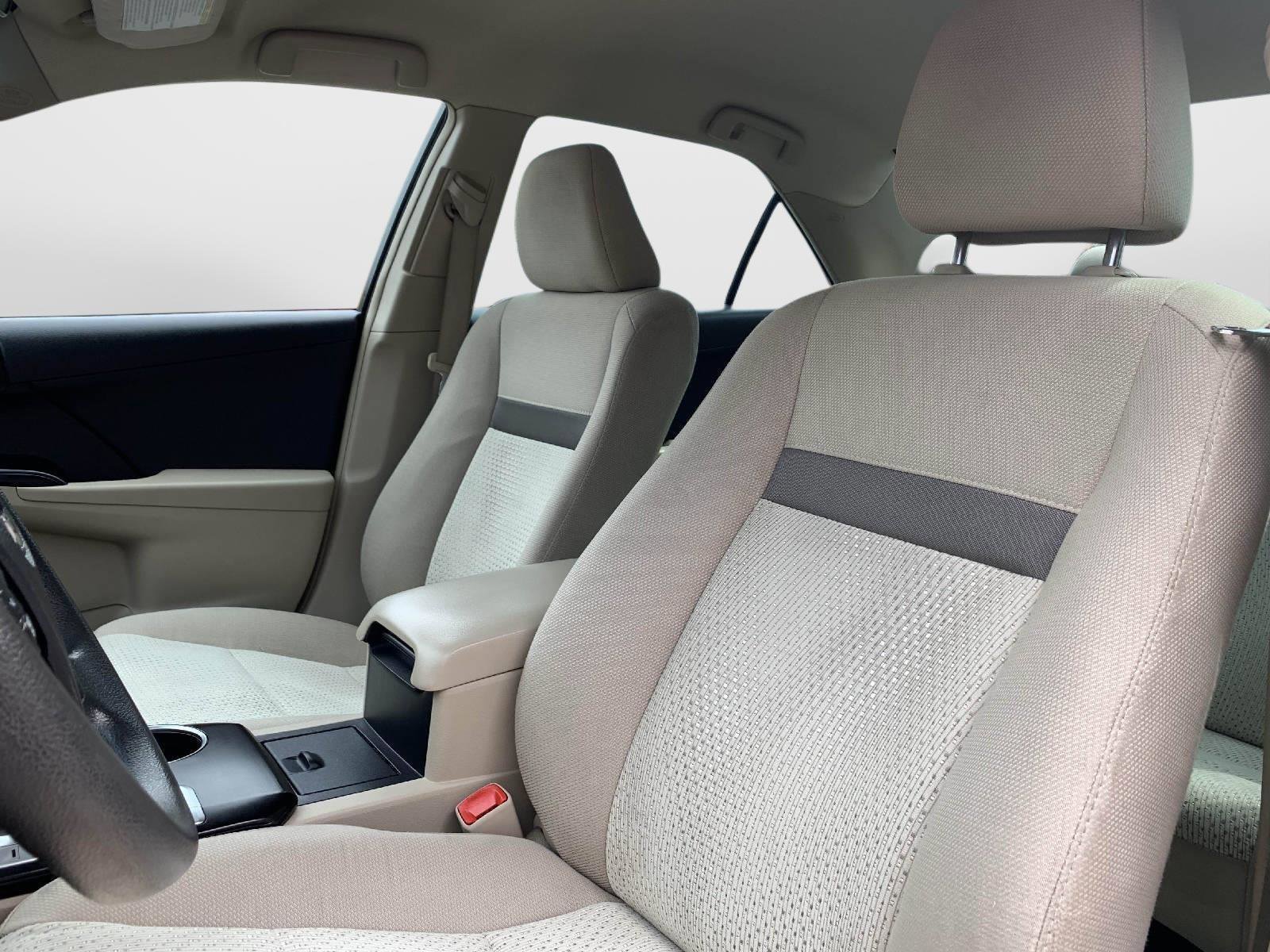 Used 2014 Toyota Camry LE FWD image 30