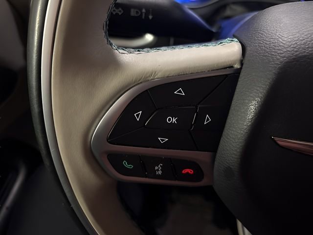 Used 2017 Chrysler Pacifica Platinum image 15