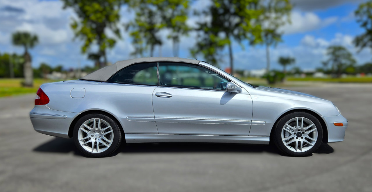 Used 2009 Mercedes-Benz CLK 350 Cabriolet w/ Appearance Pkg image 6