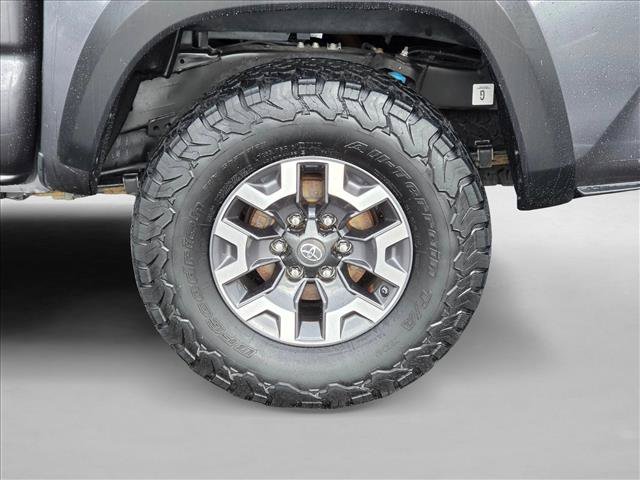 Used 2020 Toyota Tacoma TRD Off-Road w/ Technology Package AWD/4WD image 9